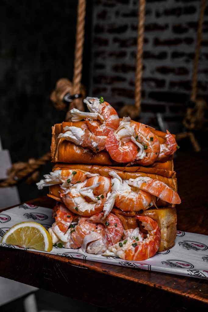 lovsterseminyak-lobsterroll